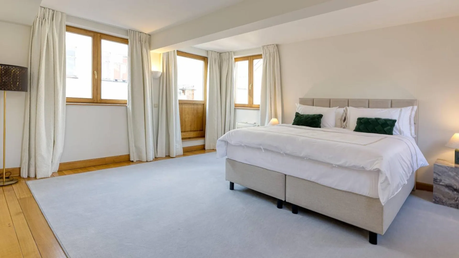 Unique Flat On The Grand Place Brussels Apartment