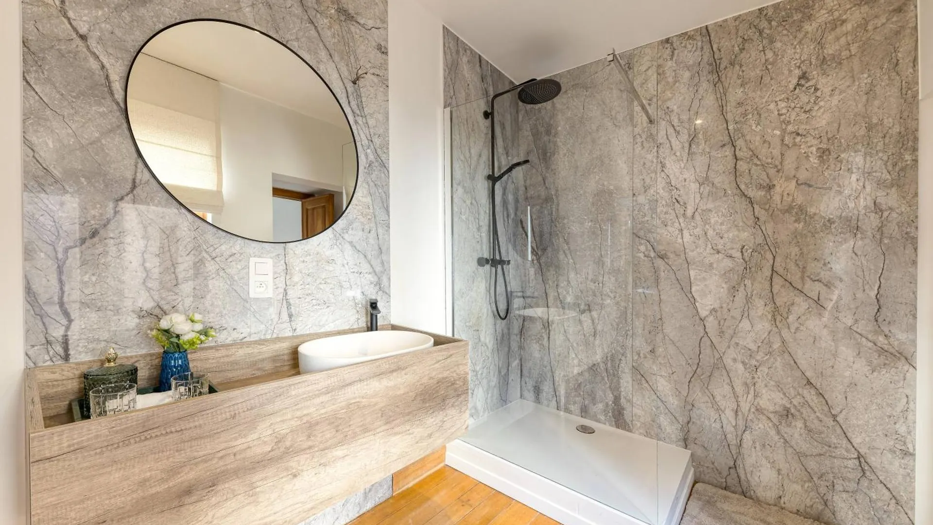 Unique Flat On The Grand Place Brussels Apartment