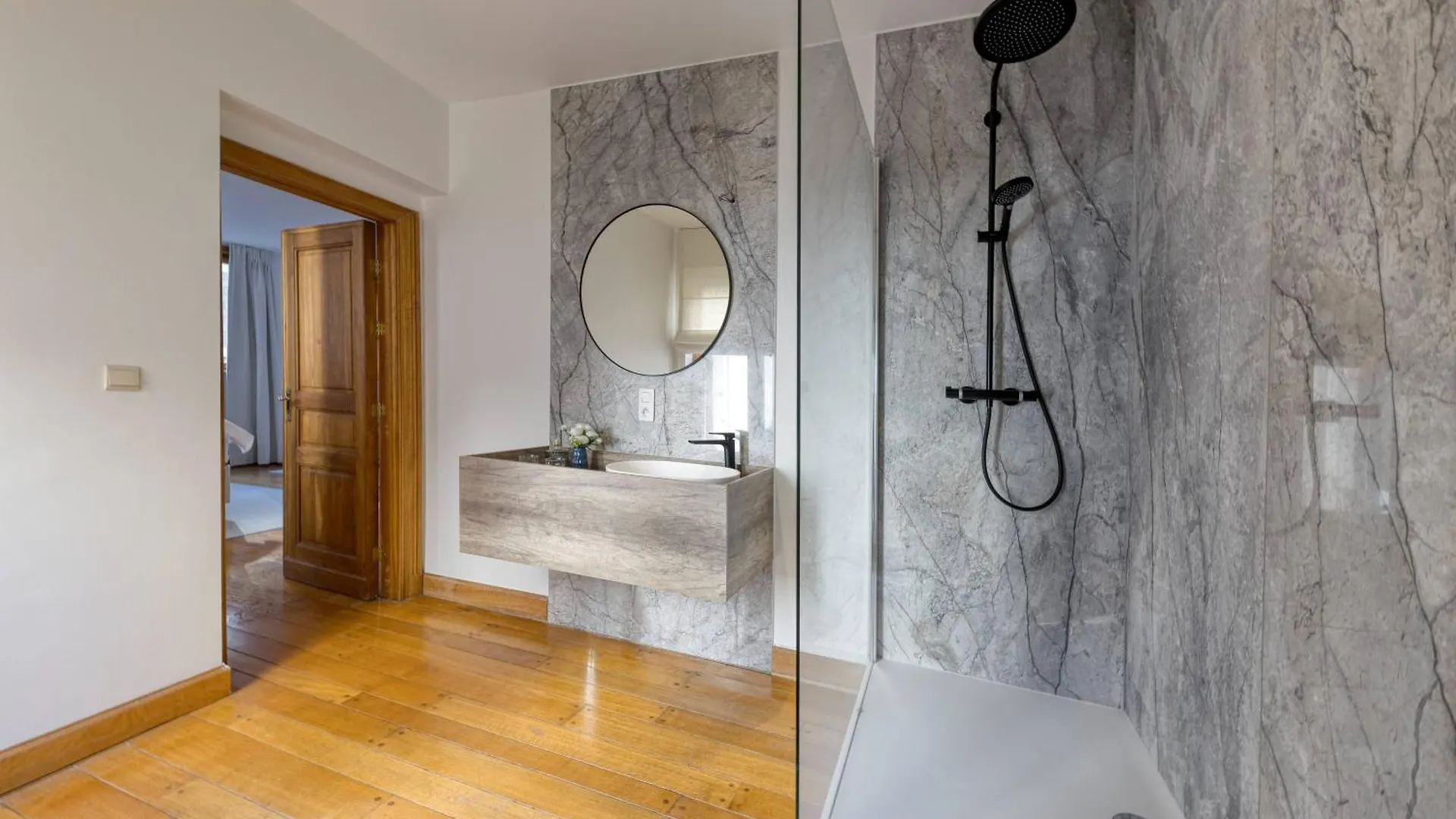 Unique Flat On The Grand Place Brussels Apartment